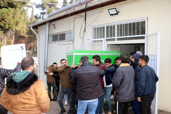 Gaziantep'te otomobilin öğrenci servisine çarptığı kazada ölü sayısı 2'ye çıktı