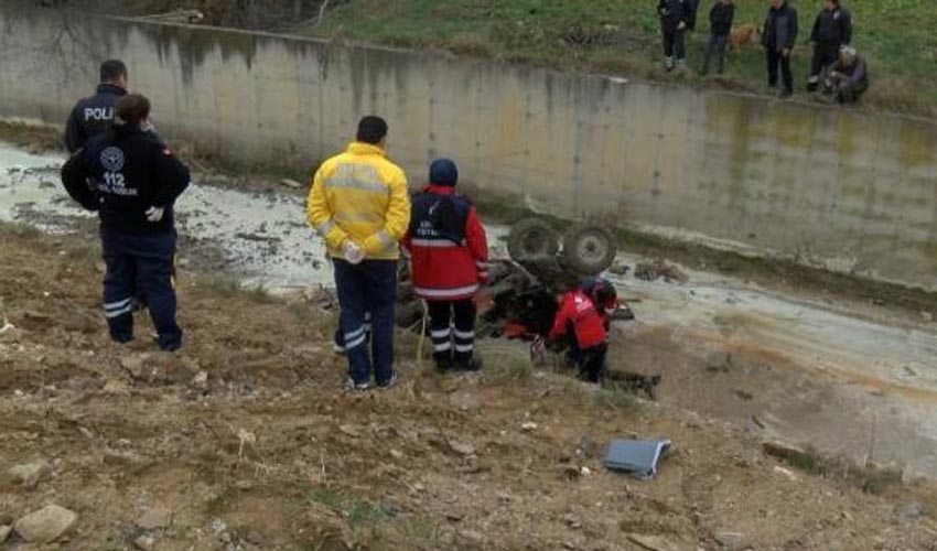 Tuzla'da dereye uçan traktörün sürücüsü hayatını kaybetti