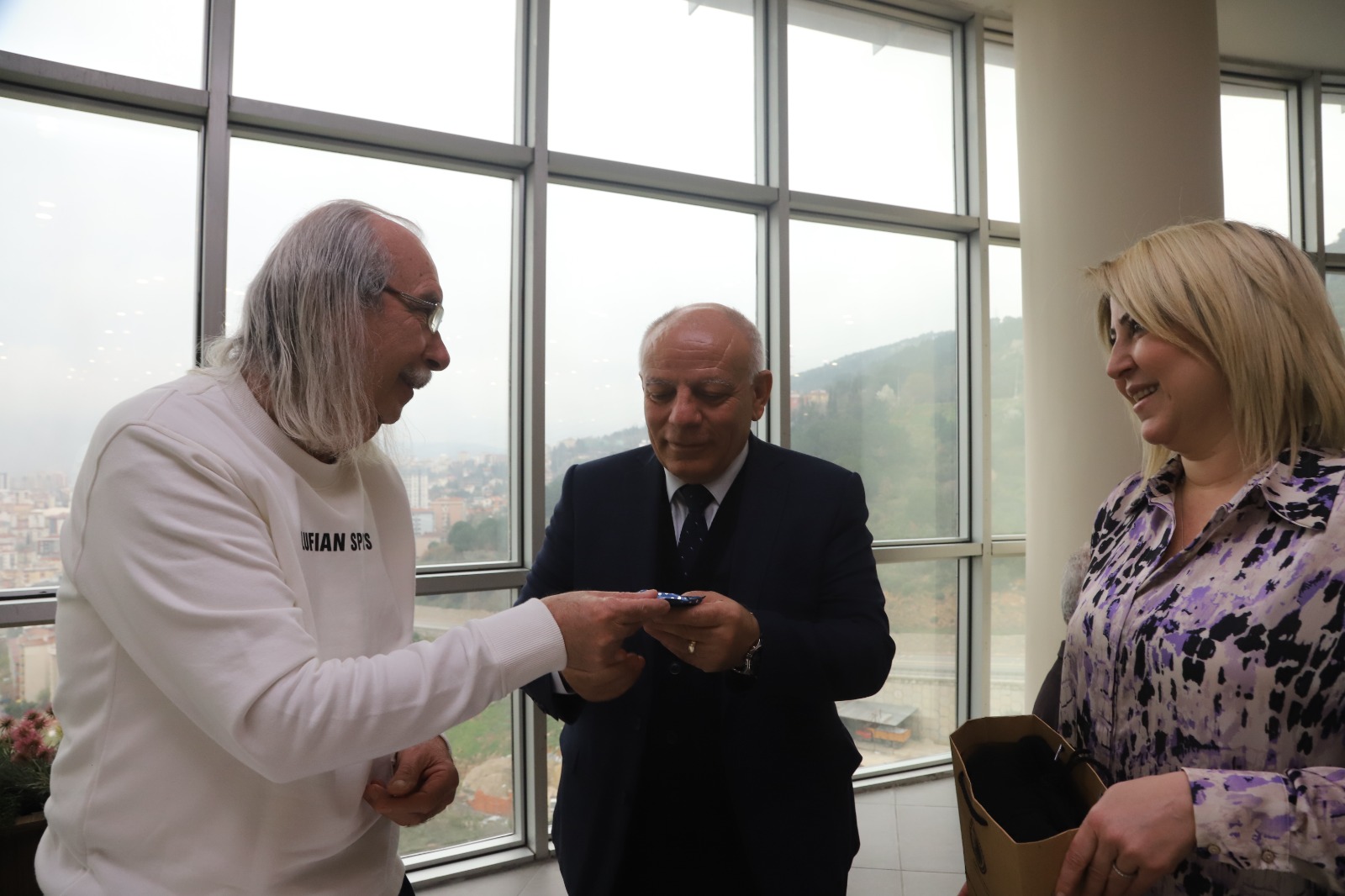 Kartal Belediyesi Yaşlılara Saygı Haftası’nda huzurevi sakinlerini unutmadı
