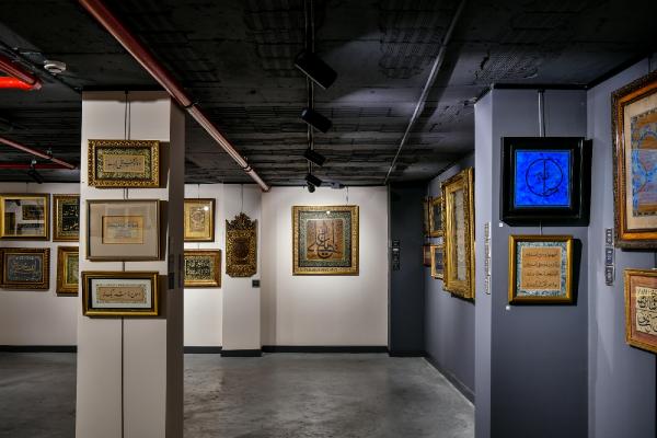 Hat sanatçılarının ‘Konuşan Yazılar’ sergisi ziyarete açıldı