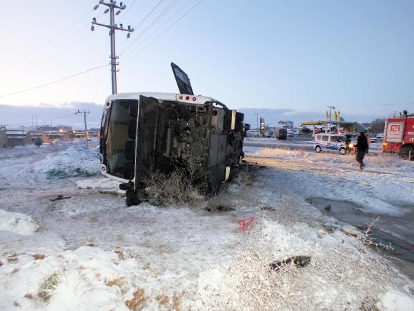 Yozgat'ta yolcu otobüsü devrildi: 1 ölü, 25 yaralı