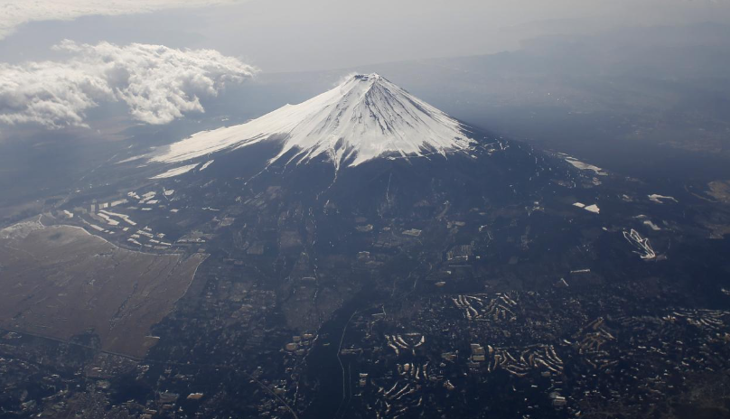 Japonya'da aktif yanardağ Fuji'nin patlaması halinde halka çağrı: Yürüyerek kaçın