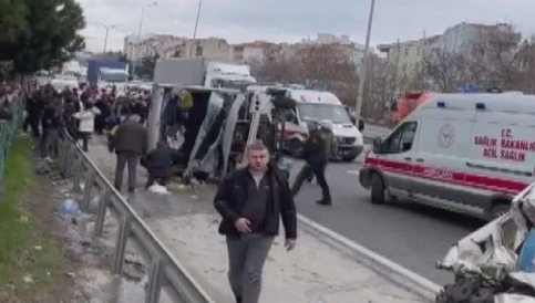 İstanbul'da zincirleme kaza: Çok sayıda yaralı var
