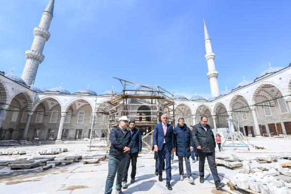 Bakan Ersoy: Sultanahmet Camii'ni bayram namazında yeniden ibadete açacağız