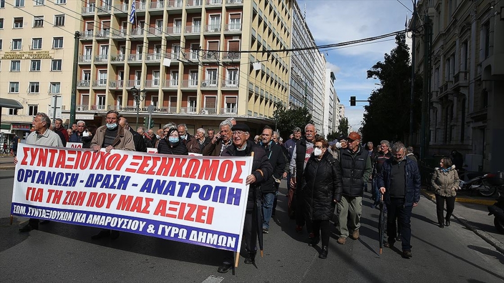 Yunanistan'da emeklilerden maaşlarına zam eylemi
