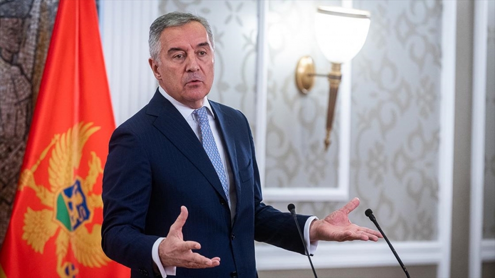 Karadağ'da cumhurbaşkanlığı seçimini kaybeden Djukanovic, parti başkanlığından istifa etti