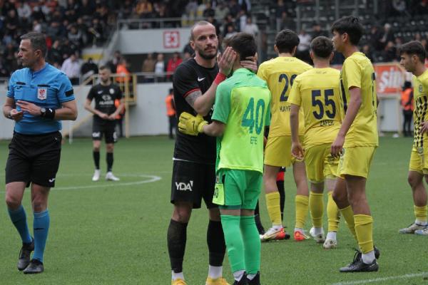 Çorum FK - Tarsus İdman Yurdu: 9-0
