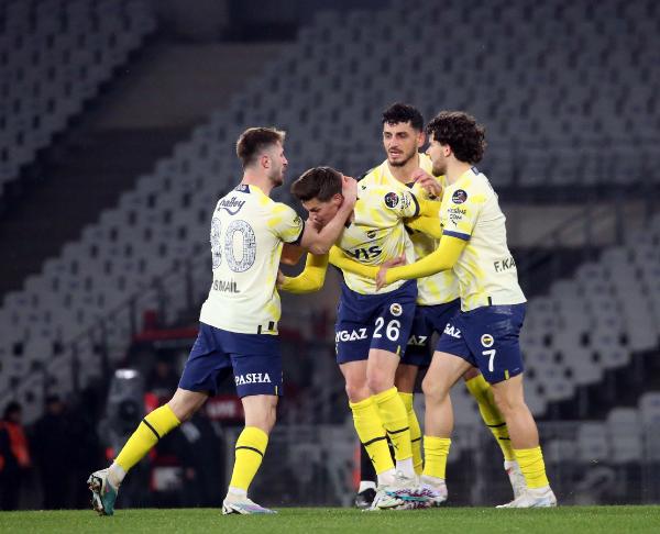 Fenerbahçe, deplasmanda Fatih Karagümrük'ü 2-1 mağlup etti