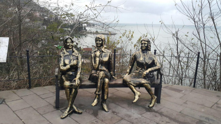 'Üç Kız' heykelini korumak için yeni karar
