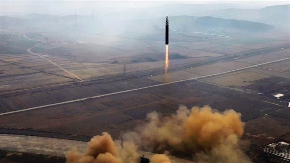 Kuzey Kore'nin fırlattığı balistik füzenin yeni tip füze olabileceği iddia edildi