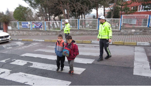 Ataşehir’de okul çevresinde polis denetimi