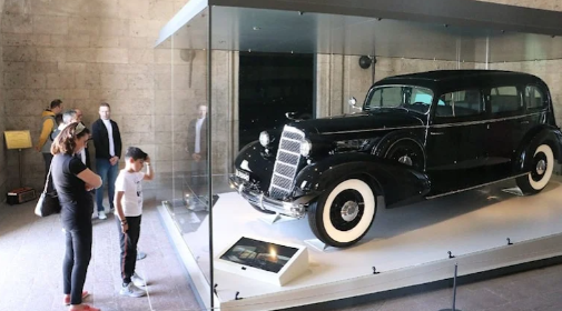 Atatürk'ün otomobiline Anıtkabir'de özel koruma