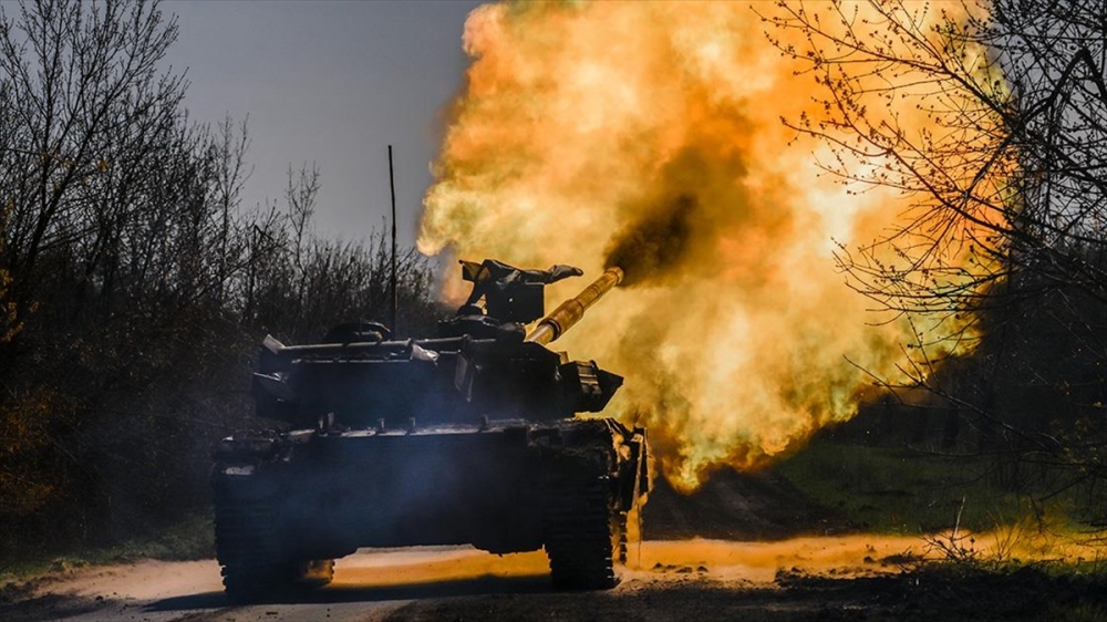 Ukrayna tankları sıcak çatışmaların yaşandığı Avdiyivka cephesinde