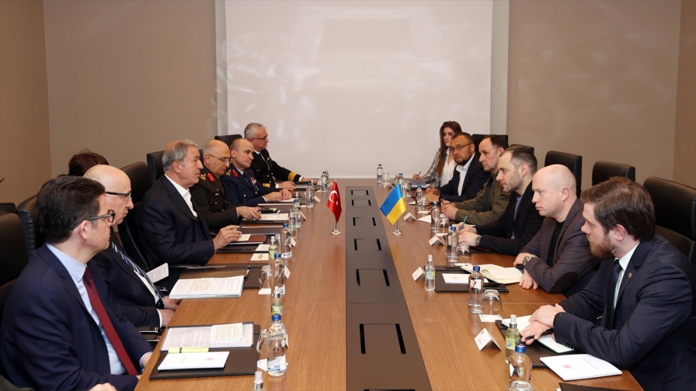 Bakan Akar, Ukrayna Altyapı Bakanı Kubrakov ile Kayseri'de bir araya geldi
