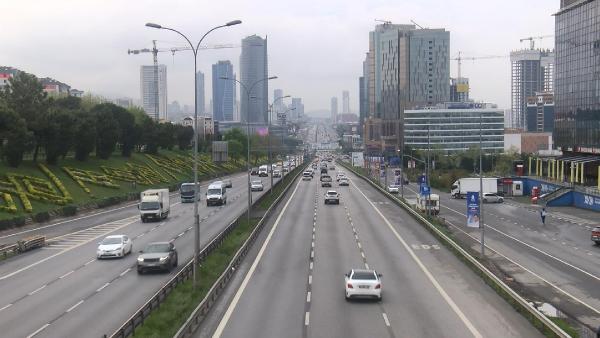 İstanbul'da yollar boş kaldı: Yoğunluk yüzde 8'e düştü