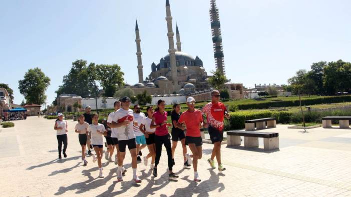 Atletler, Selimiye Camisi'nin UNESCO'ya alınışının yıl dönümünde 13 tur attı