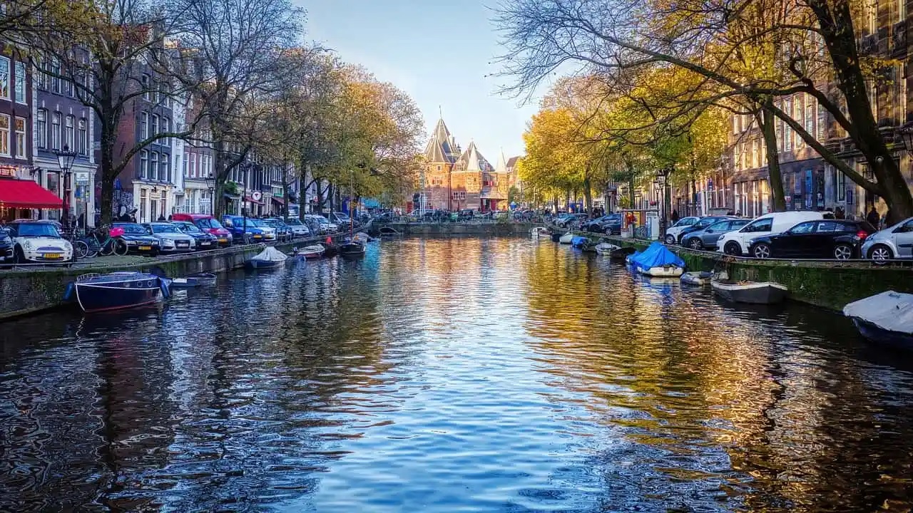 amsterdam-kanal.jpg