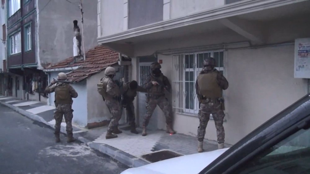 İstanbul’da terör operasyonu: 16 gözaltı