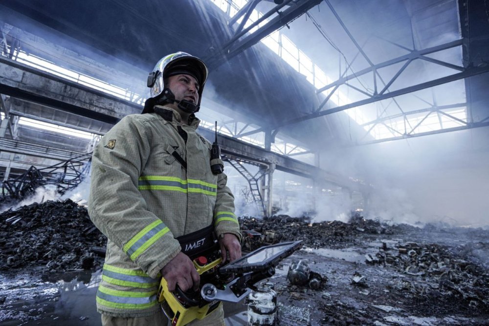 Ukrayna’da yangına müdahalede robot kullanıldı
