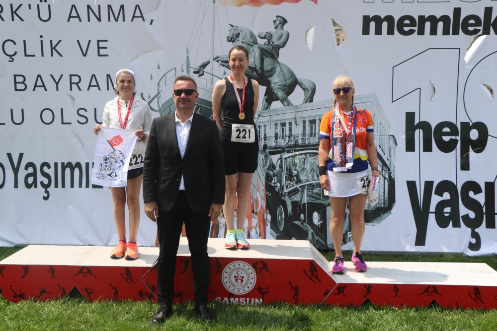 Samsun'da 19 Mayıs Yarı Maratonu koşuldu