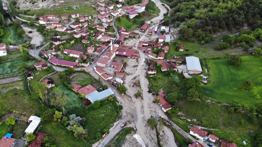 Eskişehir'i sel vurdu: Evler yıkıldı, tarım arazileri zarar gördü