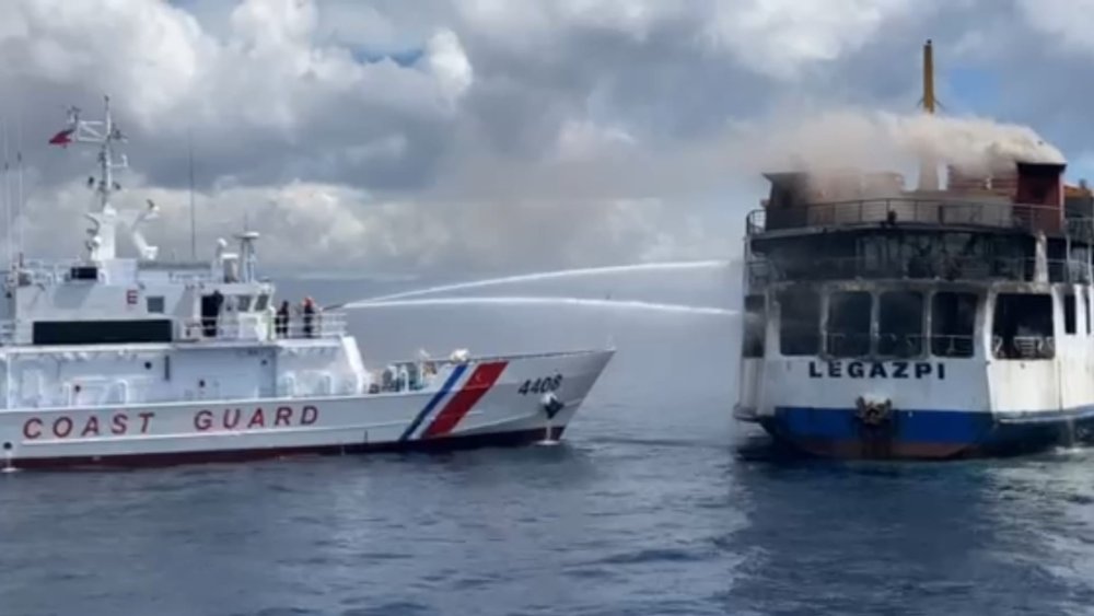 120 kişinin olduğu yolcu gemisinde yangın çıktı