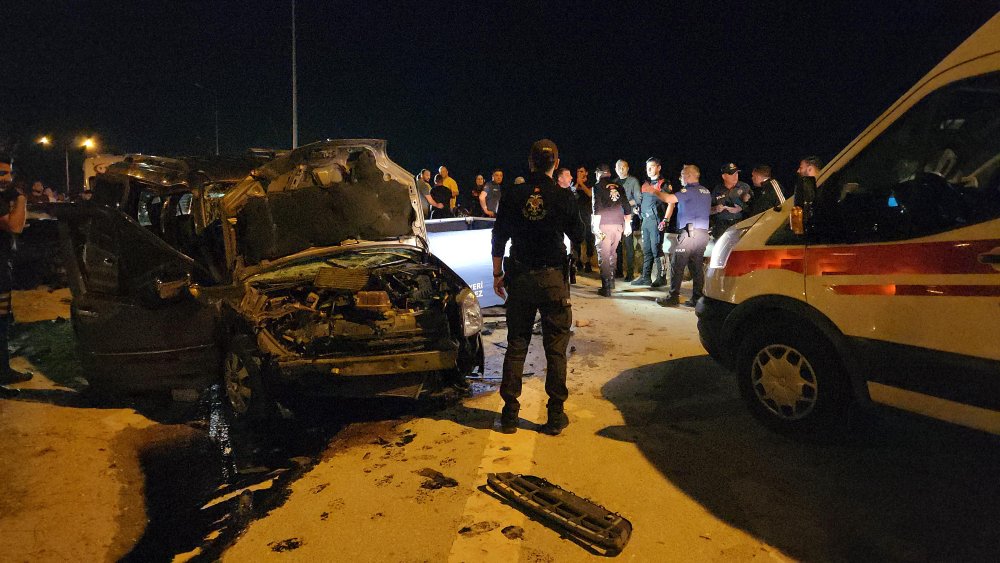 Düzce'de trafik kazası: 2 ölü, 11 kişi yaralı