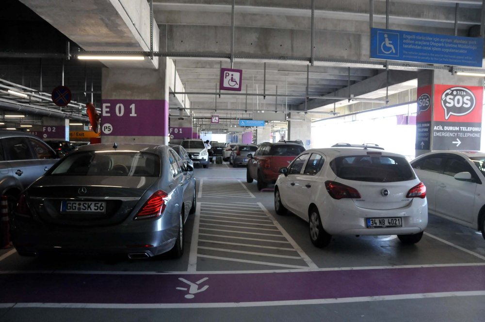 İstanbul Havalimanı otoparkında araç park edecek yer kalmadı