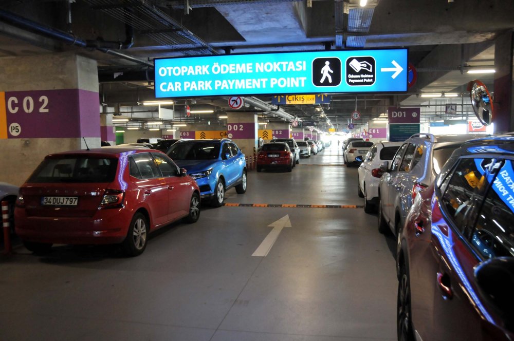 İstanbul Havalimanı otoparkında araç park edecek yer kalmadı