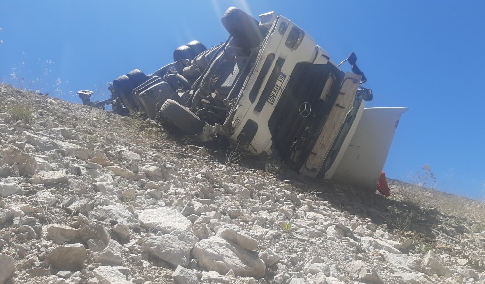 Kahramanmaraş'ta meydana gelen kazada yol 2 saat kapandı