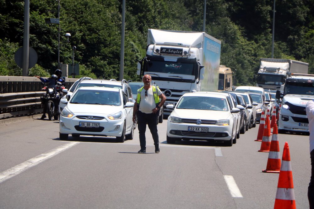 Bolu'da zincirleme kaza; İstanbul yönü kapalı