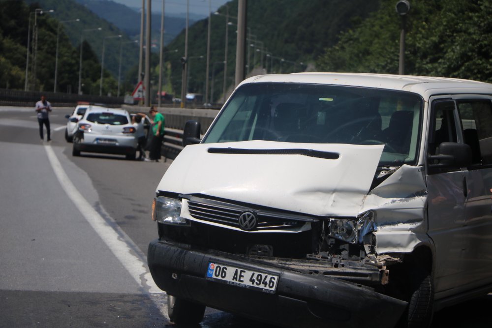 Bolu'da zincirleme kaza; İstanbul yönü kapalı