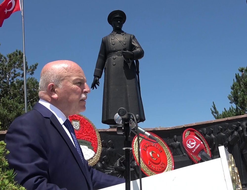 Atatürk'ün Erzurum'a gelişinin 104. yılı kutlandı