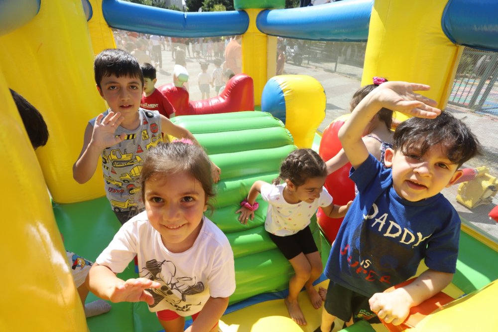 Kartal’da çocuklar mahalle şenliklerinde buluşmaya başladı