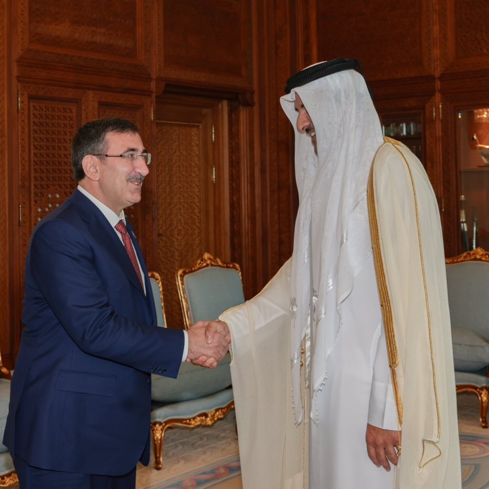 Cumhurbaşkanı Yardımcısı Yılmaz ve Bakan Şimşek, Katar Emiri Al Thani ile görüştü
