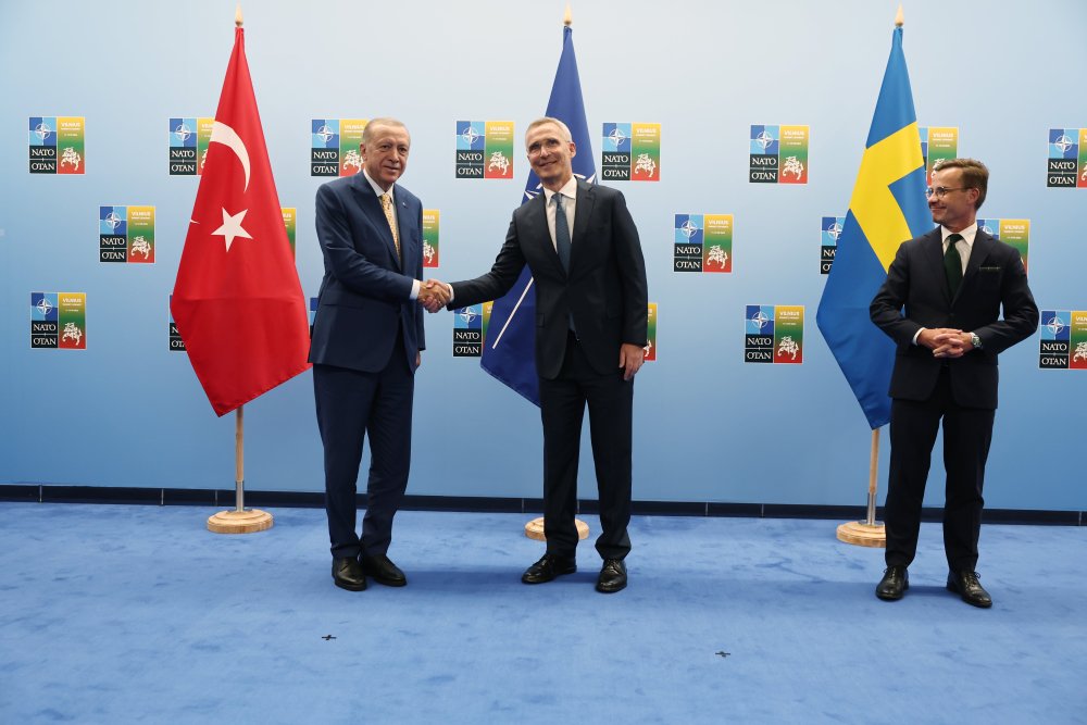 Türkiye-NATO-İsveç görüşmesi başladı