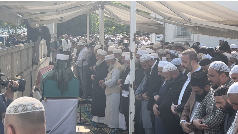 Menzil lideri Abdulbaki Erol için İstanbul'da cenaze namazı