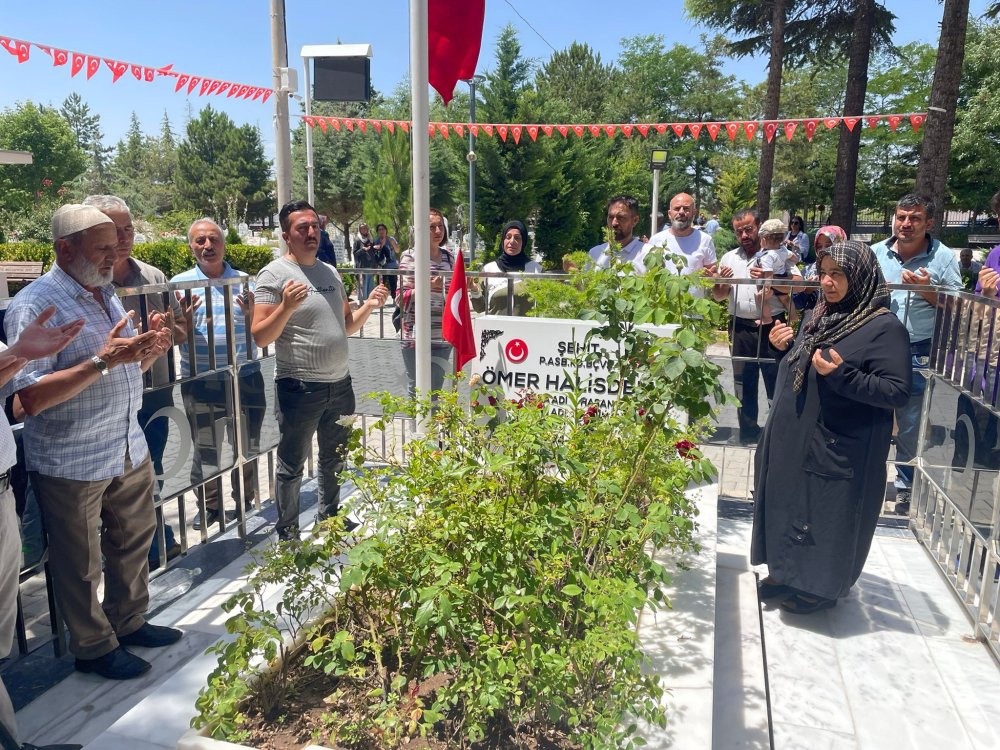 15 Temmuz kahramanı Ömer Halisdemir: Mezarı başında anıldı