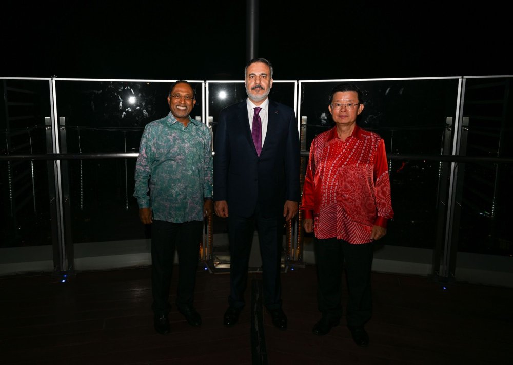 Dışişleri Bakanı Hakan Fidan Malezyalı mevkidaşıyla bir araya geldi