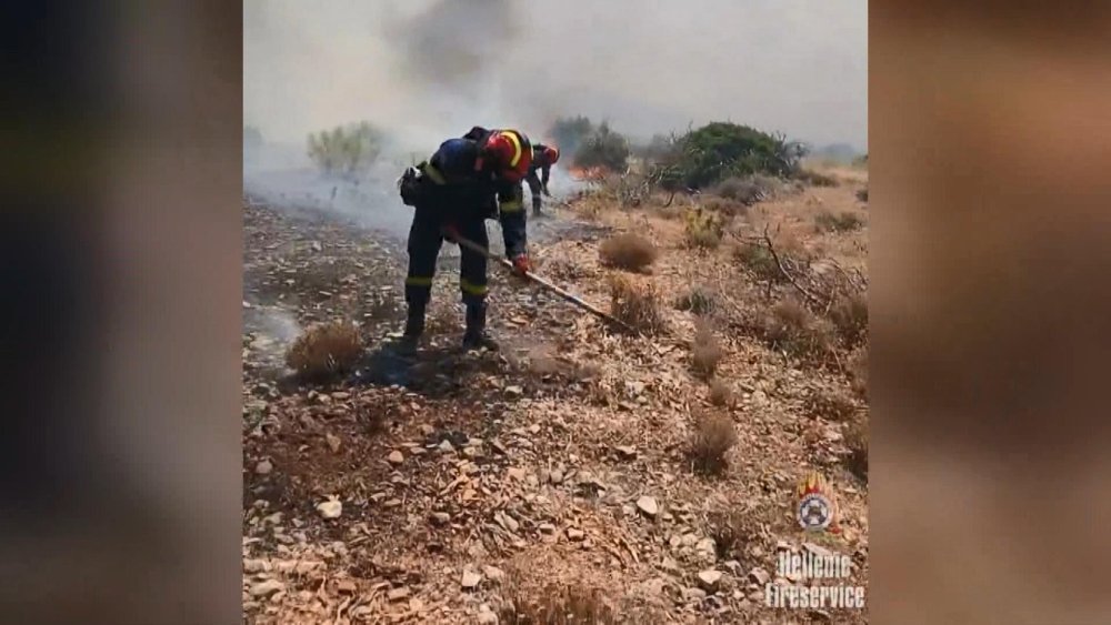 Yunanistan’da orman yangınlarıyla mücadele sürüyor