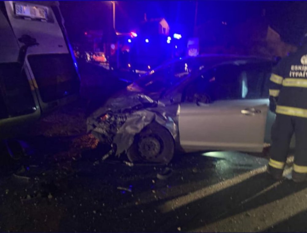Eskişehir'de kaza 1'i ağır 6 yaralı
