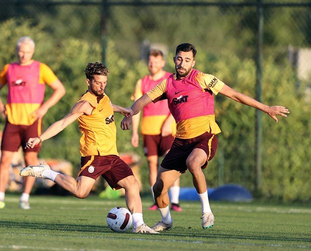 Galatasaray'da Zalgiris maçının antrenmanları sürüyor
