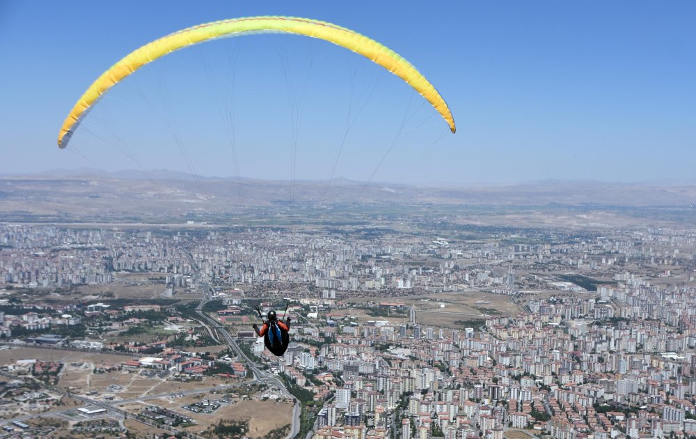 Yamaç Paraşütü Mesafe Yarışları Türkiye Şampiyonası başladı