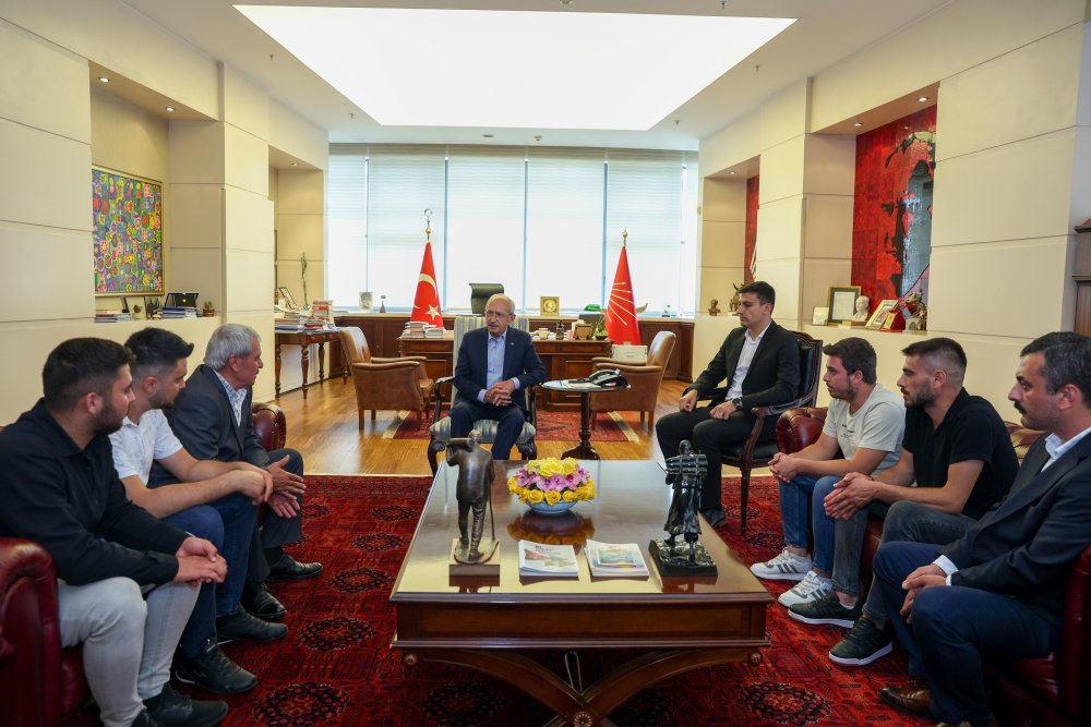 Kılıçdaroğlu, Er Fethi Şahin'in babası ile görüştü