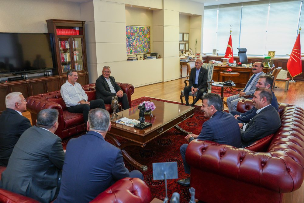 Kılıçdaroğlu, esnaf odalarının temsilcileri ile bir araya geldi