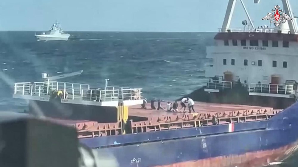 Rus askerlerin Türk gemisine düzenlediği baskının yeni görüntüleri ortaya çıkt