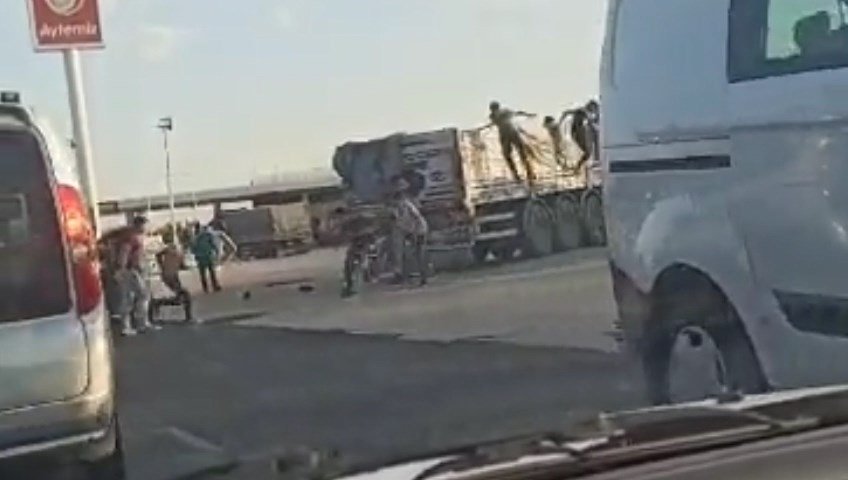 Durdurulan kamyondaki kaçak göçmenler, böyle kaçtı