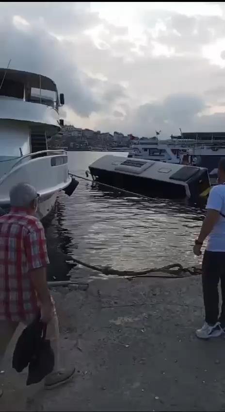 İETT otobüsü denize düştü