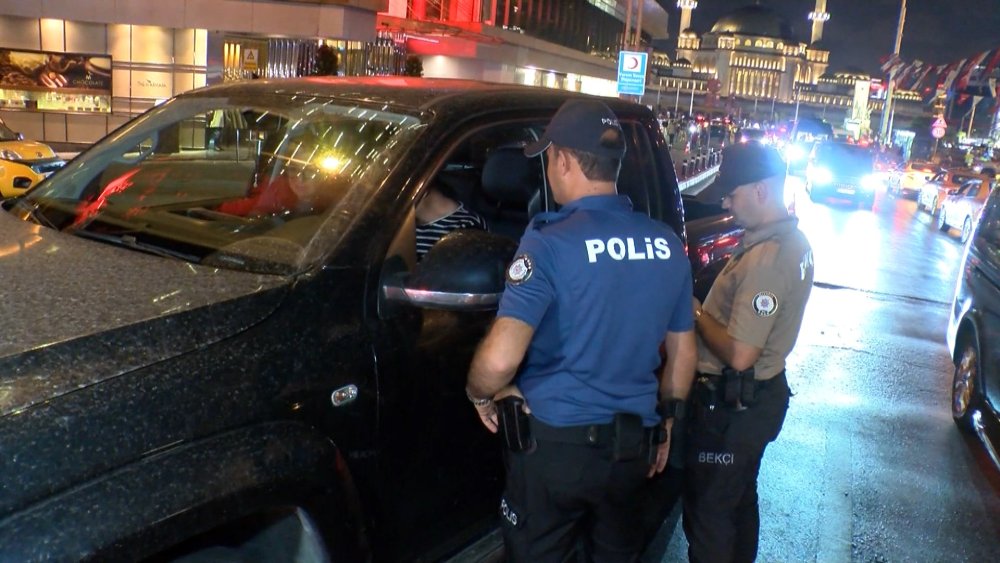 İl genelinde "Huzur İstanbul" denetimi: Araçlar didik didik arandı