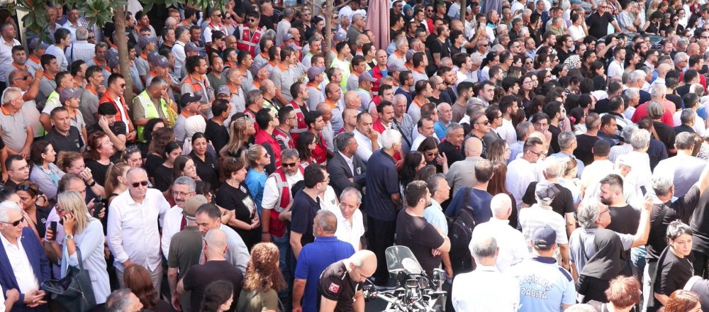 Beşiktaş Belediye Başkan Yardımcısı Ender Topçuoğlu'na veda töreni